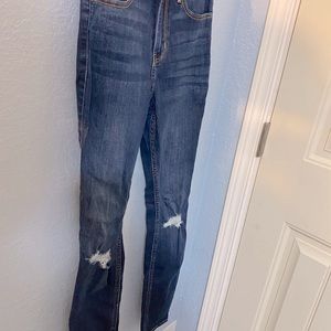 GREAT CONDITION HOLLISTER JEANS!!